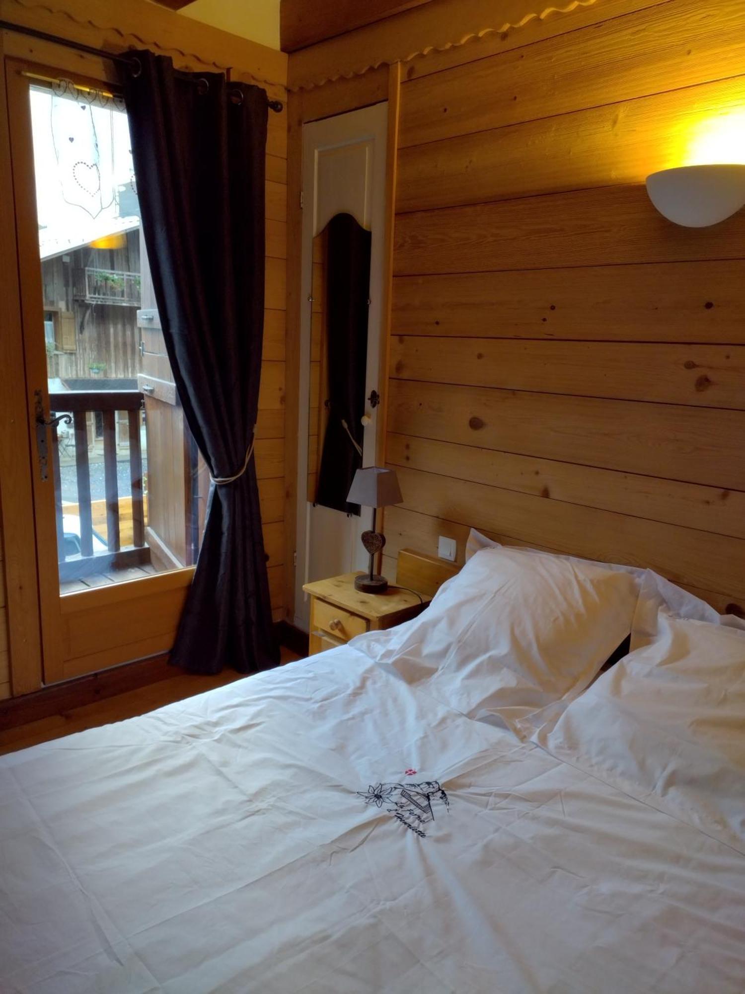 Chalet La Ferme D'Henriette, A Samoëns Kamer foto